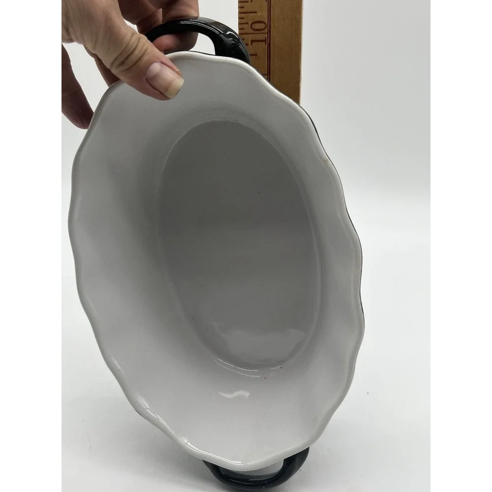 BIA Cordon Bleu‎ 2.75 Qt. Ruffled Edge Oval Baker Black/White